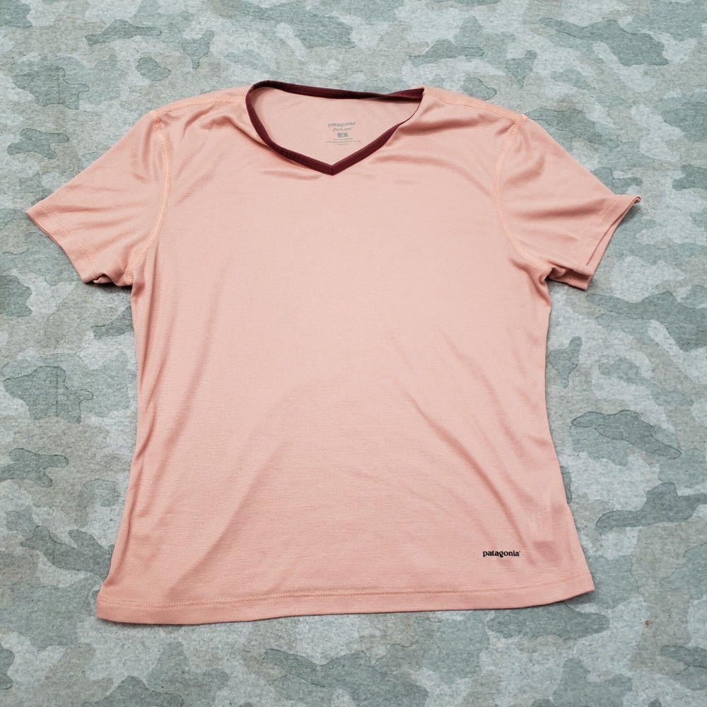 Patagonia Women's Short Sleeve V-Neck Tee in Peach with Brown Trim